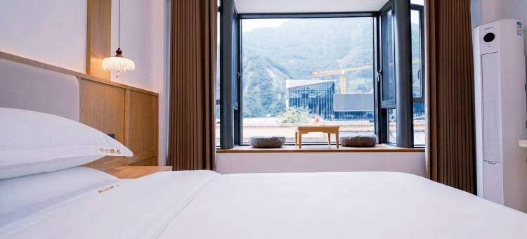 栖云雅苑花园民宿(磨西镇海螺沟冰川森林公园游客中心店)图片