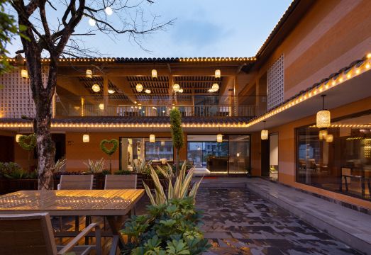 Guidong 13 Homestay Hotel Overview