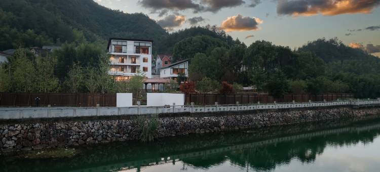 两亩伴Villa民宿(OMG心跳乐园店)图片