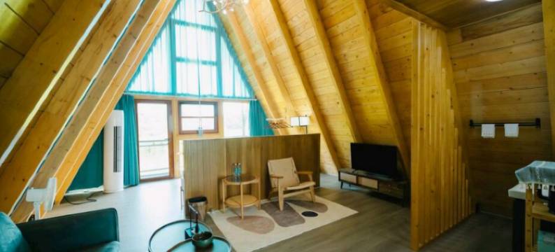 黄梅杉杉木屋(鄂东动物王国店)图片