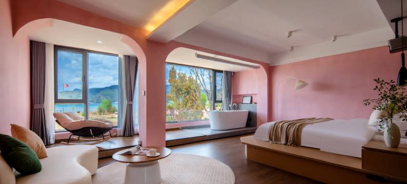 有风的湖景度假酒店(泸沽湖花海码头店 )图片