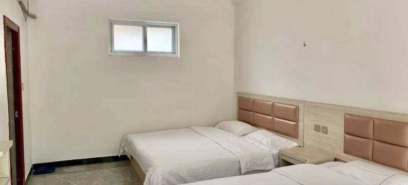 平顺穽底·挂壁居图片