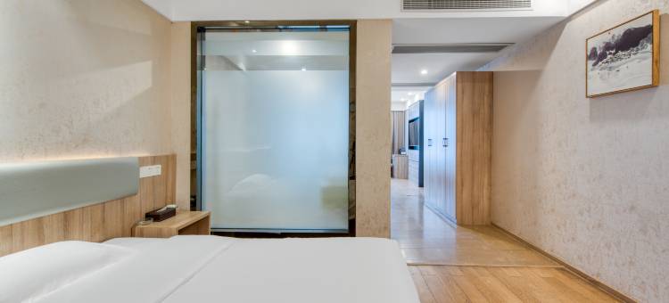 艺选安來酒店(江阴周庄成化高级中学店)图片