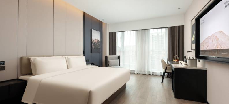 青岛栈桥中山路亚朵酒店图片