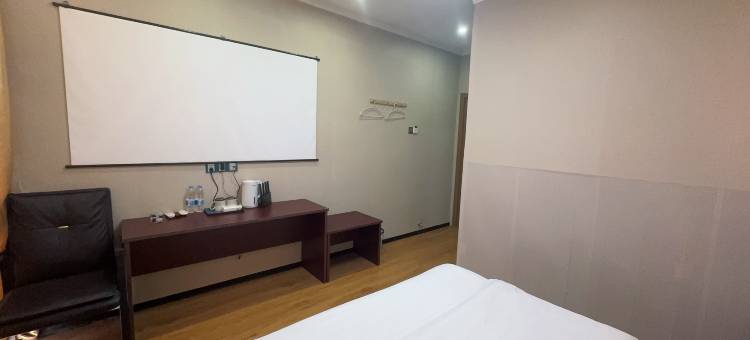 四月天宾馆(镇江火车站万达广场店)图片