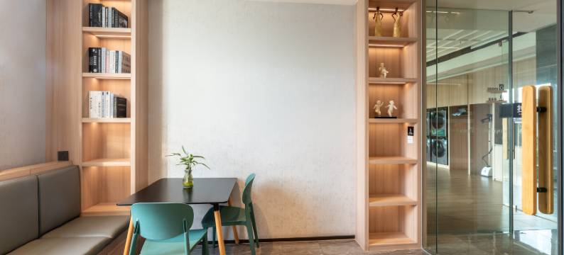 龙跃酒店(襄阳火车站万达广场店)图片