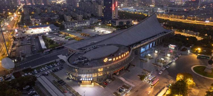 星空电竞电影民宿(吴江汽车站店)图片