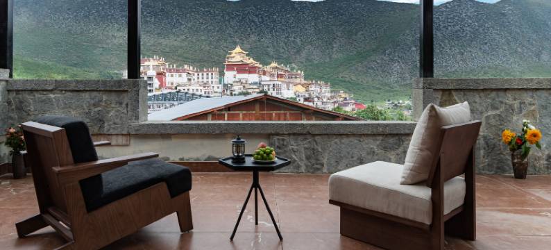 香格里拉曲登乃仓·供氧民宿(松赞林寺清晨摄影店)图片