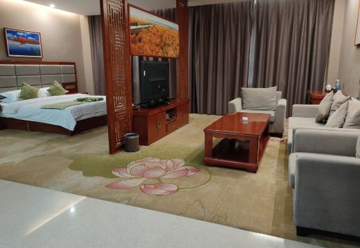 Chunyu Hotel Hotel Overview