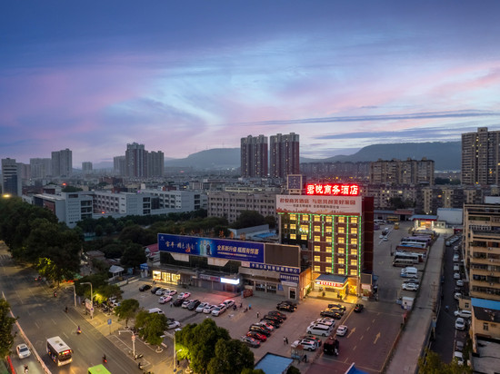 平顶山君悦商务酒店