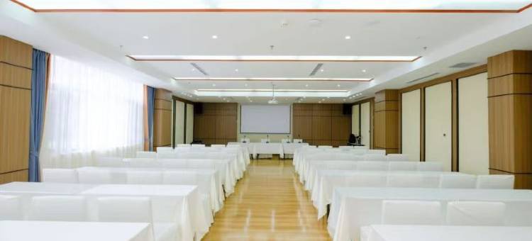 岷山卡嘎温泉酒店图片