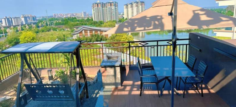 峨眉山浮光湖畔酒店(高铁站峨秀湖旅游度假区店)图片