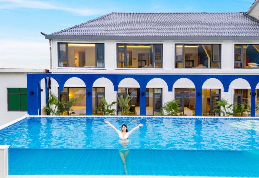 桐庐麓笙榕悦空中泳池亲子度假酒店外景图