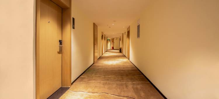 尖峰·悦电竞酒店(常宁群英西路店)图片