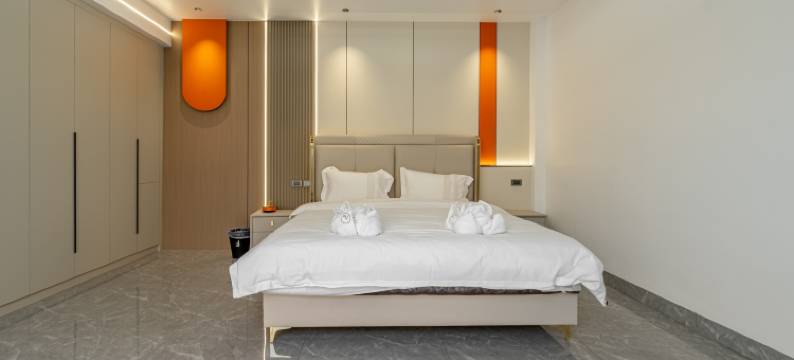 TML时尚庄园大别墅|6房8卫|豪华KTV包房、泳池、桌球台、篮球场(T M L-Manor House 6 Bedroom-Independent Swimming Pool and Powerful Ktv)图片