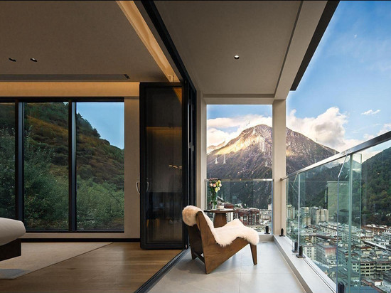 看山是山·隐奢·悬崖观景民宿(康定情歌广场店)