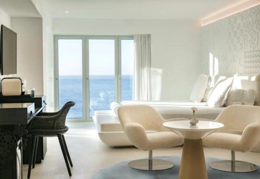 The Donna Portals Hotel Overview