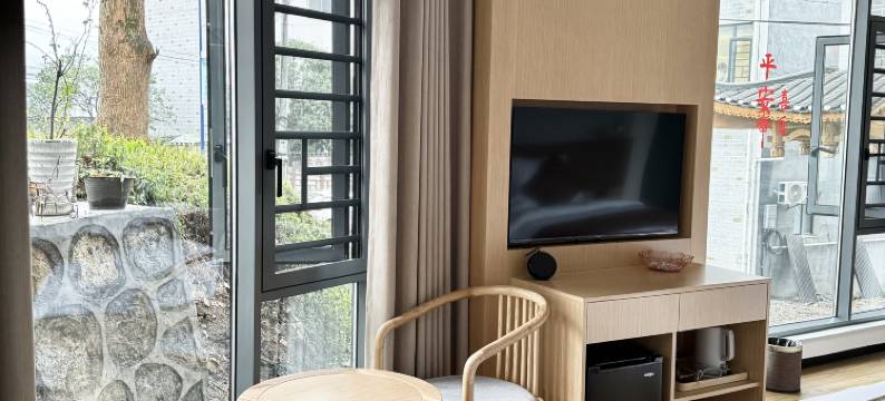 时里云舍·湾湾休闲度假Villa美宿(芙蓉镇景区店)图片