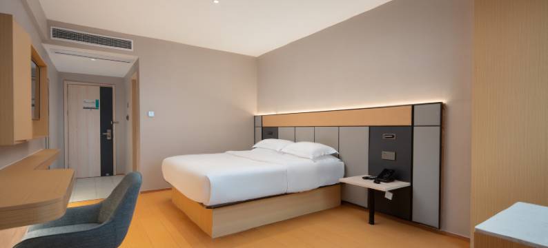 君子兰酒店(海口上邦百汇城王府井海垦广场店)图片