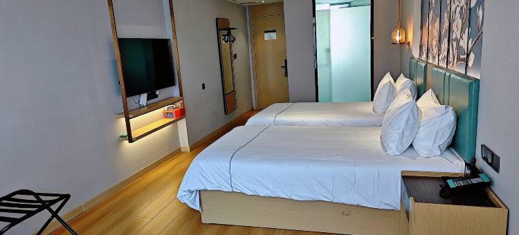 白玉兰商务酒店(黄冈浠水闻一多大道店)图片