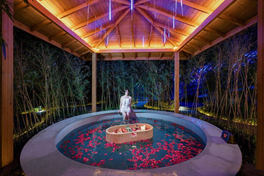 暮山映雪·私汤别院(峨眉山报国寺店)图片