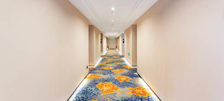 启明假日酒店(威海半月湾沙滩店)图片