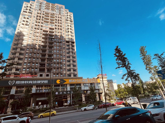 兰舍轻奢酒店(南充火车站店)