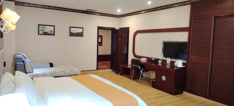 波密岷山登峰大酒店图片