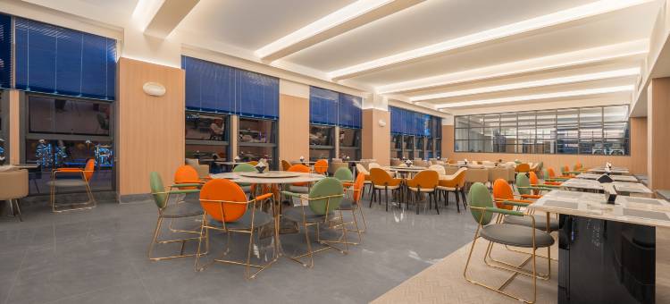 悦森·空港大酒店(万达广场政务中心店)图片