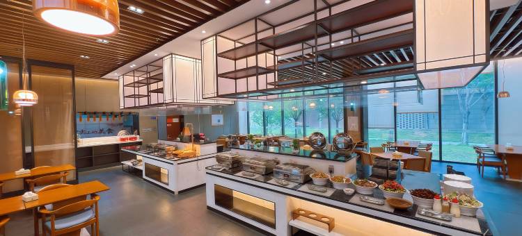 雲采·设计师美学酒店(曲阜师范大学观光夜市店)图片