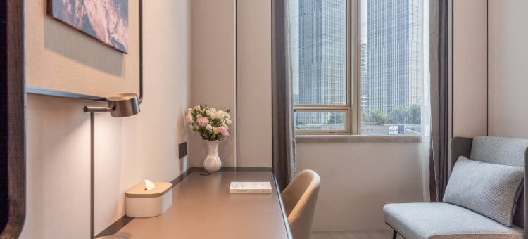 大连星海广场会展中心地铁站亚朵酒店图片