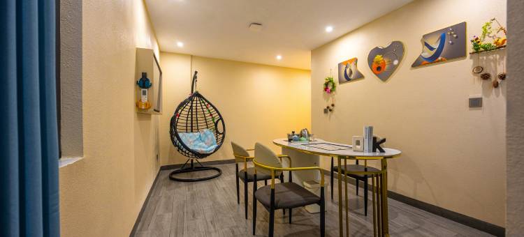 城市故事酒店(罗定市实验中学店)图片