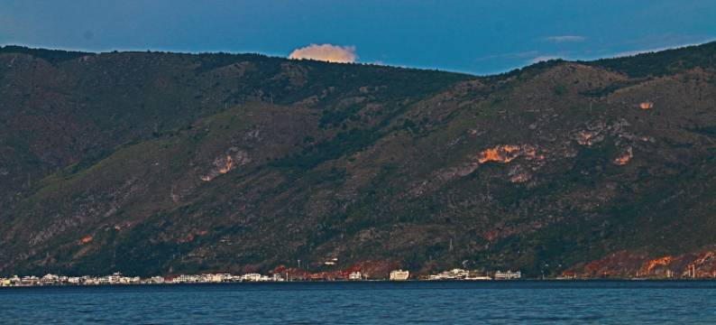 大理映月桥海景客栈(洱海S湾生态廊道店)图片