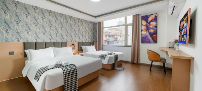 七庭酒店(南昌八一广场丁公路北地铁站店)图片