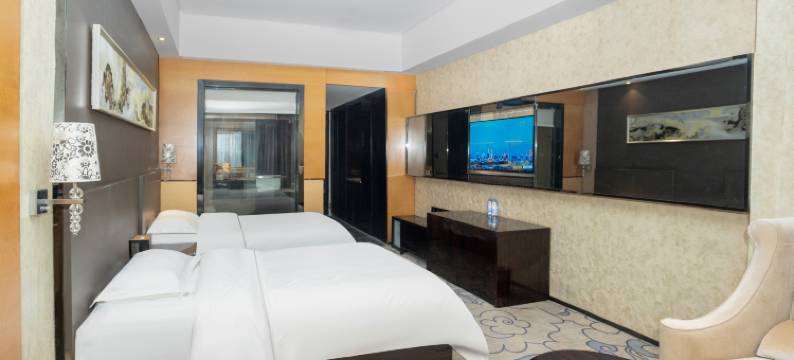 怡龍国际酒店(新蔡月亮湾公园店)图片