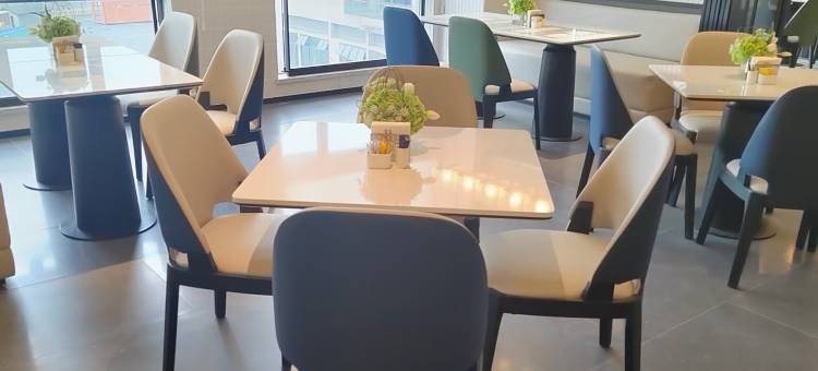 星辰・stars酒店(深圳市坪山高铁站龙东地铁站店)图片