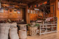 Elodie private resort at Lugu Lake - Bãi đậu xe