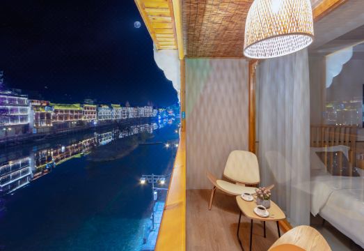 悦可江景民宿（凤凰古城沱江店）外景图