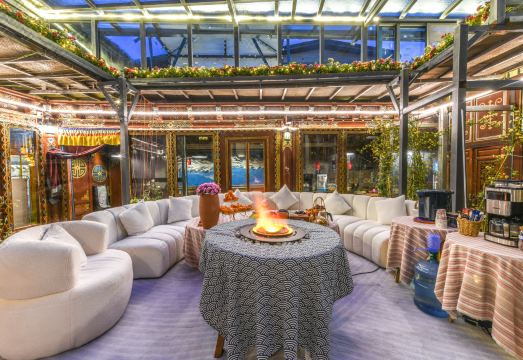 迪庆香格里拉?月上蓝山精品客栈外景图