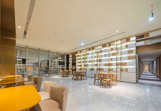 JI Hotel (Chengdu Tianfu Square) Hotel Overview