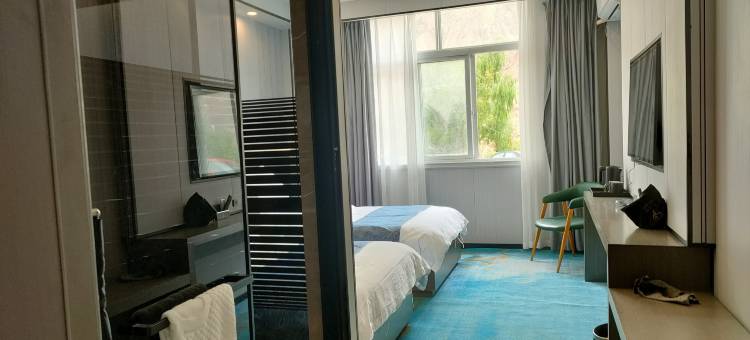 八宿县东青轻居酒店图片