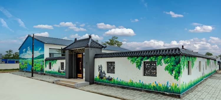 阿尔泰七台火山营地图片