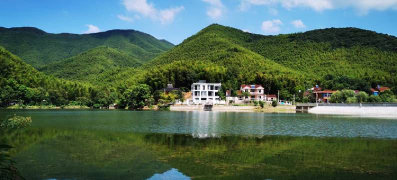 长兴暖竹·180°湖景度假Villa设计美宿图片