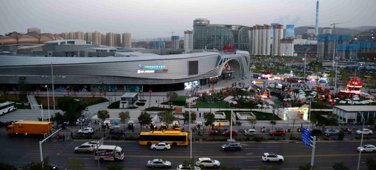 黄河源民宿(万达茂奥体中心地铁站店)图片