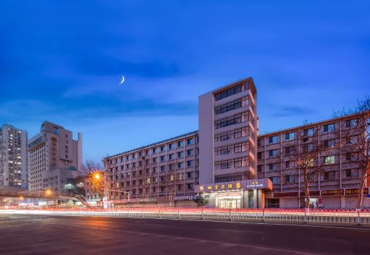 青岛四方大酒店·西楼（台东步行街海泊河公园地铁站店）外景图