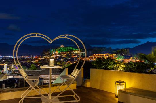 山野艺宿·观古城全景度假酒店(丽江北门大水车店)图片