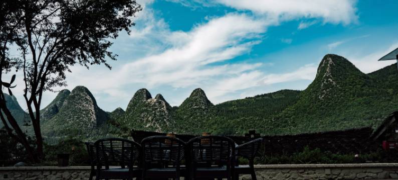 万峰林事无花径民宿图片