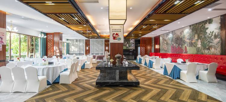 西双版纳景洪市皇冠大酒店(爱琴海商城泼水广场店)图片