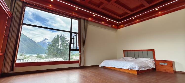 雪山云顶藏式民宿图片