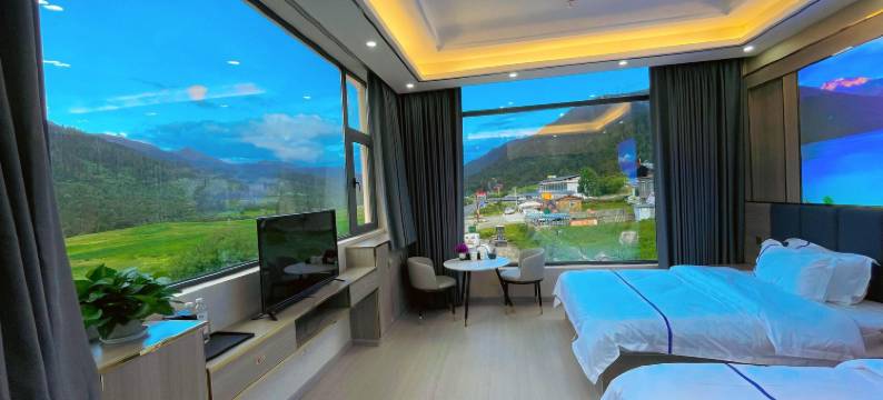 鲁朗南峰精品酒店图片